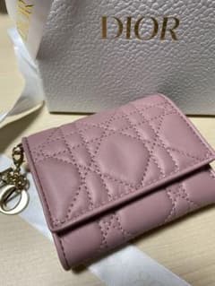 【新品 日本限定色】☆ dior カナージュ財布　完売商品のサムネイル