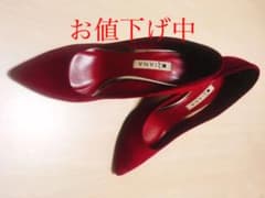 お値下げ中 ダイアナ スエード 赤 パンプスのサムネイル