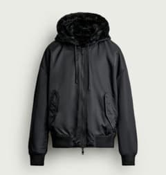 未使用　リバーシブルフェイクファーボンバージャケット　ZARAのサムネイル