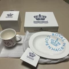 ロイヤルコペンハーゲン　シグネチャー楕円皿とマグカップセット ロイヤルコペンハーゲン シグネチャー楕円皿とマグカップセット - メルカリ
