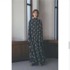 花柄長袖ワンピースのサムネイル