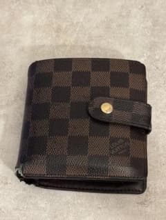 LOUIS VUITTON 二つ折り財布のサムネイル