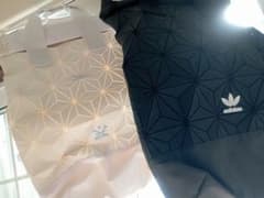 【希少】adidas ROLLUPBACKPACK　3D　2個セット（白と黒）のサムネイル