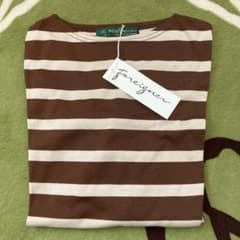 新品のカットソーのサムネイル