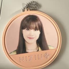 NIZIU NINA 円形キーホルダー ピンクのサムネイル