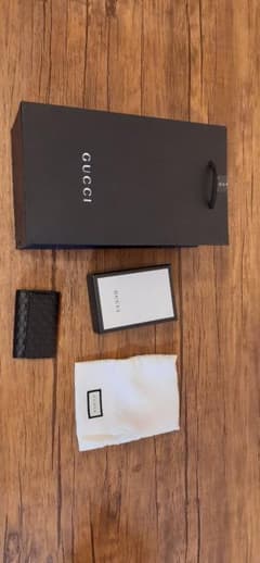 グッチ　GUCCI　キーケース　マイクロ　レザーのサムネイル