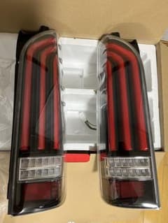 ハイエース　テールランプのサムネイル