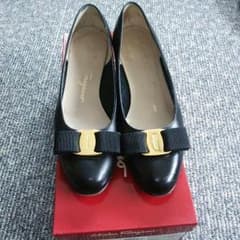 サルヴァトーレ フェラガモ パンプスのサムネイル