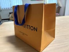サブバッグに便利！ LOUIS VUITTON ショップ袋 紙袋のサムネイル
