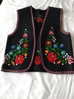 花柄刺繍黒ウールベストのサムネイル