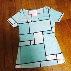 週末セール☆Rady パレット柄トップスのサムネイル