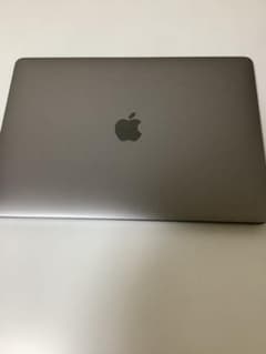 【美品】Apple MacBook Air 13インチ（Mid 2019)のサムネイル
