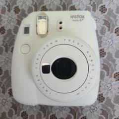 instax mini 8 ホワイト インスタントカメラ、レンズおまけ付き。のサムネイル