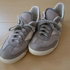 美品❗スニーカーのサムネイル