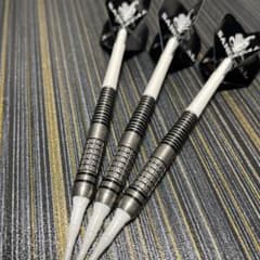 定価15400円 ソフトダーツ バンディエラ エスダーツ カット弱め 抜け感