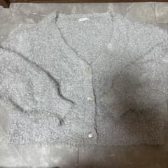 グレーのファーカーディガンのサムネイル