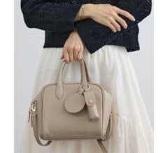 SALON adam et ropéチャーム付きナチュラルレザーキューブバッグ 