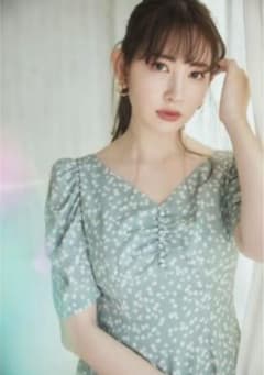 ハーリップトゥ　小嶋陽菜　ワンピ　Sのサムネイル