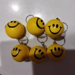 SMILEY FACE キーホルダー 6個セットのサムネイル