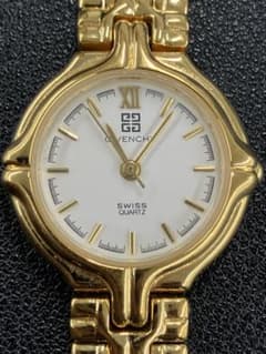 株*ン様 GIVENCHY 腕時計 ゴールドカラー クォーツGV-LGBRW-2 株*ン様 GIVENCHY 腕時計 ゴールドカラー クォーツGV-LGBRW-2 - メルカリ