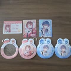 ピアプロキャラクターズ MEIKO KAITO 缶バッジセット セリアのサムネイル