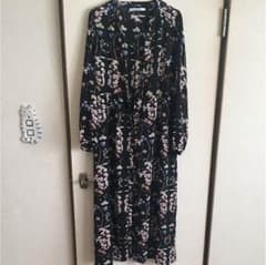 UNRELISH 花柄ガウン ワンピースのサムネイル