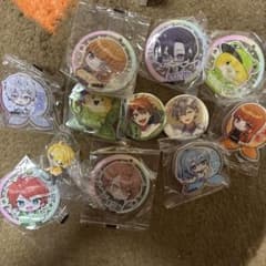 カラフルピーチ 缶バッジ アクリルキーホルダー まとめ売りのサムネイル