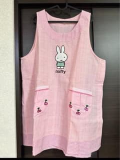 (ゆりか様専用)ミッフィー ピンク エプロンのサムネイル