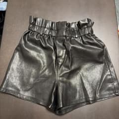 フェイクレザー ハイウエスト ショートパンツ ブラックのサムネイル