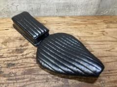 送料無料 ソロシート ピリオン 光沢BK タックロール ハーレー