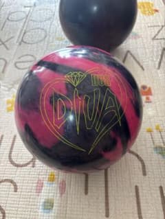 DIVA DV8 Bowling Ball Pink/Black