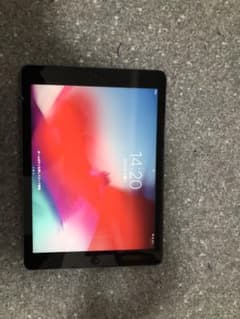 iPad Air Wi-Fiモデル 128GB ME898J/A スペースグレイのサムネイル