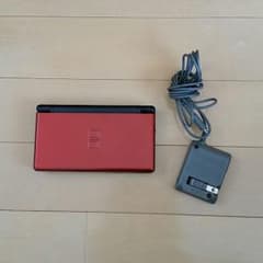 【Nintendo　DS】本体充電器付き　色ワインレッドのサムネイル