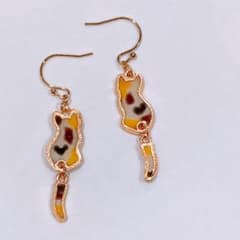 57 可愛いしっぽふり ハート 三毛猫ちゃん ピアス ♥∗*゜ - メルカリ