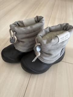 グレーの冬用ブーツのサムネイル