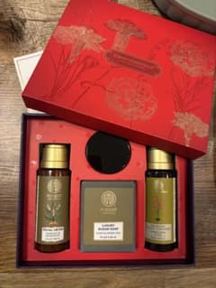 forest essentials フォレストエッセンシャルズのサムネイル
