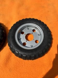 ホンダ　モンキー　純正タイヤ、ホイール　バイクのサムネイル