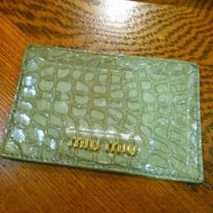 miu miu ミュウミュウ名刺入れ　グレー革　値引き不可のサムネイル
