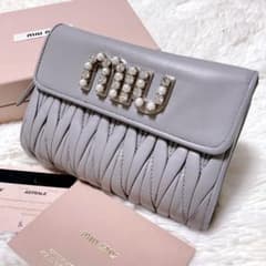 ♡美品♡MIU MIU マテラッセ ビジュー 折り財布 L字ファスナー グレー ♡美品♡MIU MIU マテラッセ ビジュー 折り財布 L字ファスナー グレー