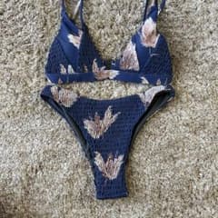 水着　RESELVESのサムネイル
