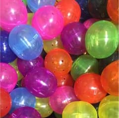 ガチャガチャ カプセル 空のサムネイル