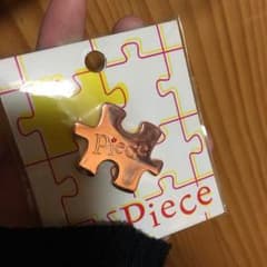 pieceピンバッチのサムネイル