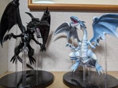 遊戯王 プライズフィギュア 青眼の白龍 真紅眼の黒竜 2体セットのサムネイル