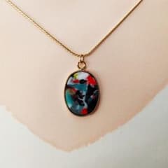 海洋プラスチックから作ったネックレスのサムネイル