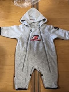 ニューバランスロンパース50〜70cmのサムネイル