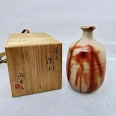 人間国宝 山本陶秀 備前 徳利 共箱 人間国宝・山本陶秀先生 備前焼緋襷徳利 四方桟共箱 - メルカリ