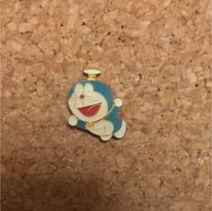 ドラえもんピンバッチのサムネイル