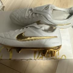 Nike Ronaldinho 10 ホワイト/ゴールドのサムネイル