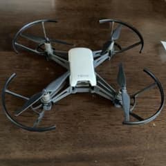DJI Tello ドローンのサムネイル