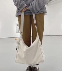 SHEIN ミニマリスト バッグチャーム付き ショルダーバッグのサムネイル